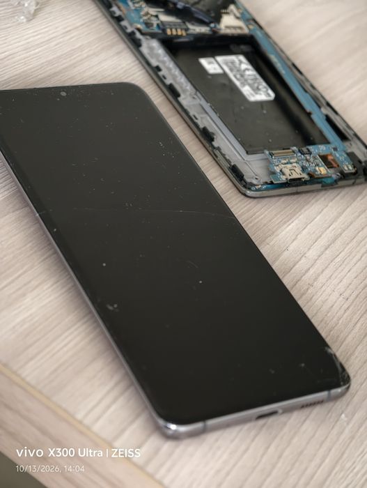 Samsung s20 plus 8/128 без крышки