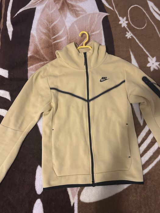 Vand nike tech galbe