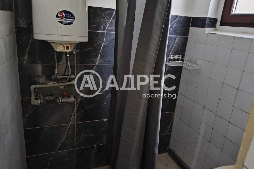 Дава се под наем Двустаен апартамент в Разград, Център - 64 кв.м за 250 € - Снимка #2