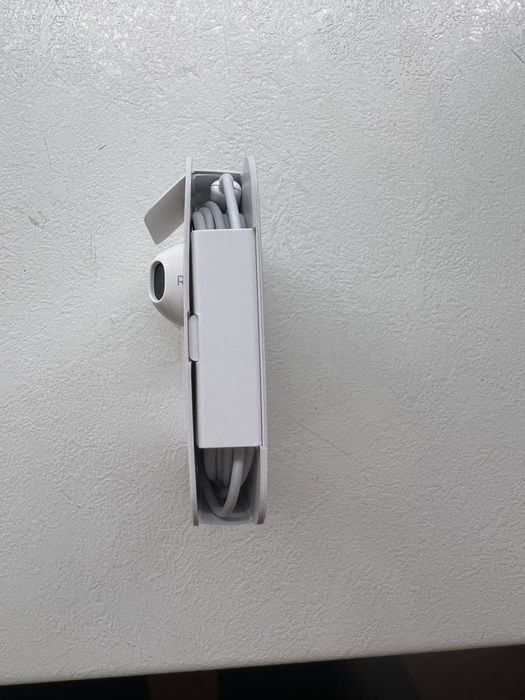 Apple EarPods слушалки тапи с Lightning конектор