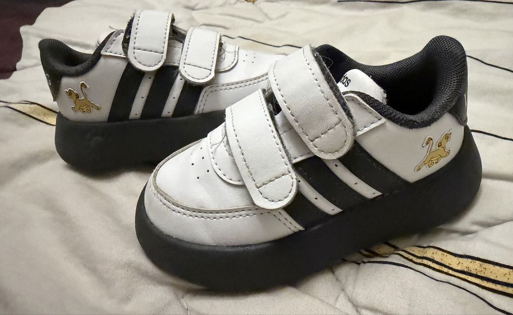 adidas Sportswear Breaknet Lion King от еко кожа