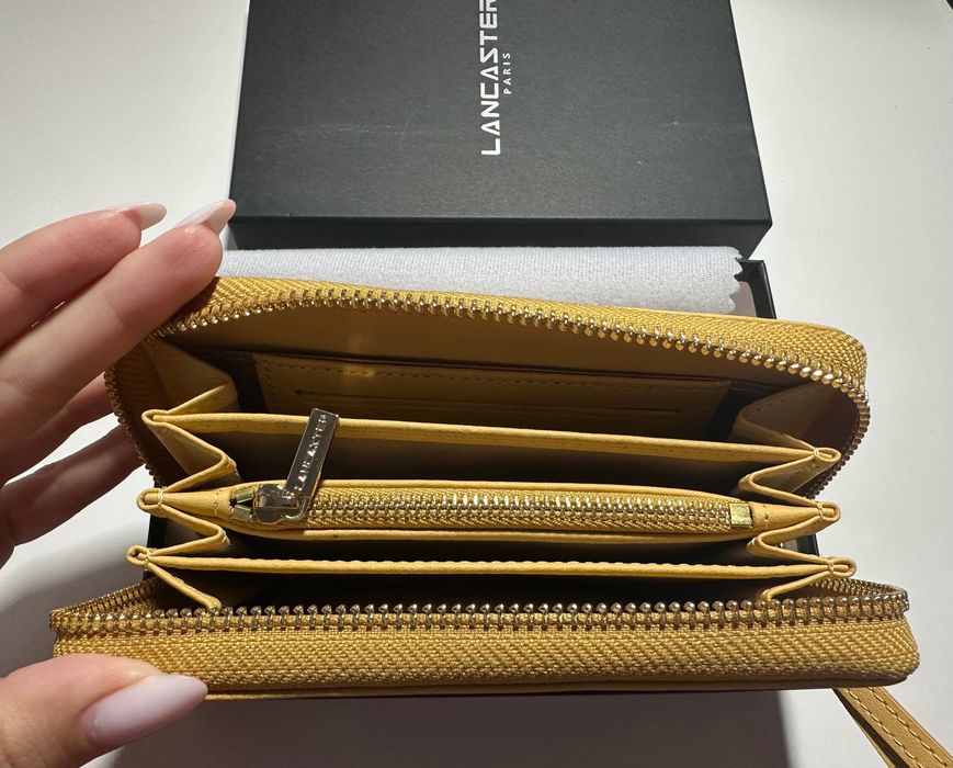 Чисто ново кожено портмоне Lancaster Paris