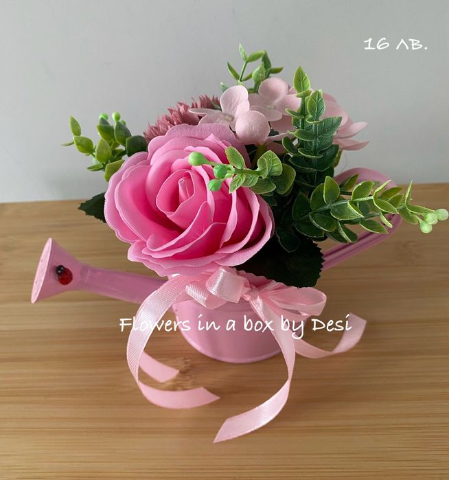 Аранжирани сапунени рози в кутии букет в кутия подарък цветя