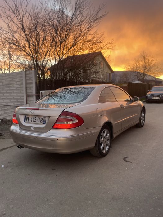 Mercedes-Benz CLK320