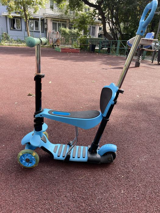 Самокат с сидушкой