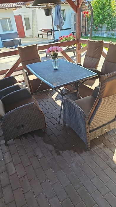 Set Mobilier Terasă/Grădină Mobexpert – Masă + Scaune Ratan cu Spătar Rabatabil (Recliner)
