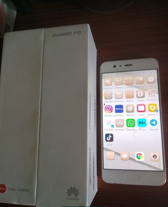 Телефон HUAWEI. P10