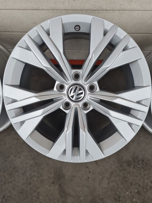 Оригинални джанти за ФОЛКСВАГЕН VW AUDI SEAT SKODA R17 5x112 ET38 7J