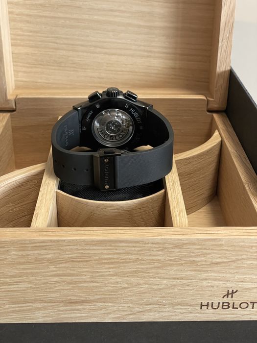 Часовник Hublot Classic Fusion Chronograph 45 Black Magic