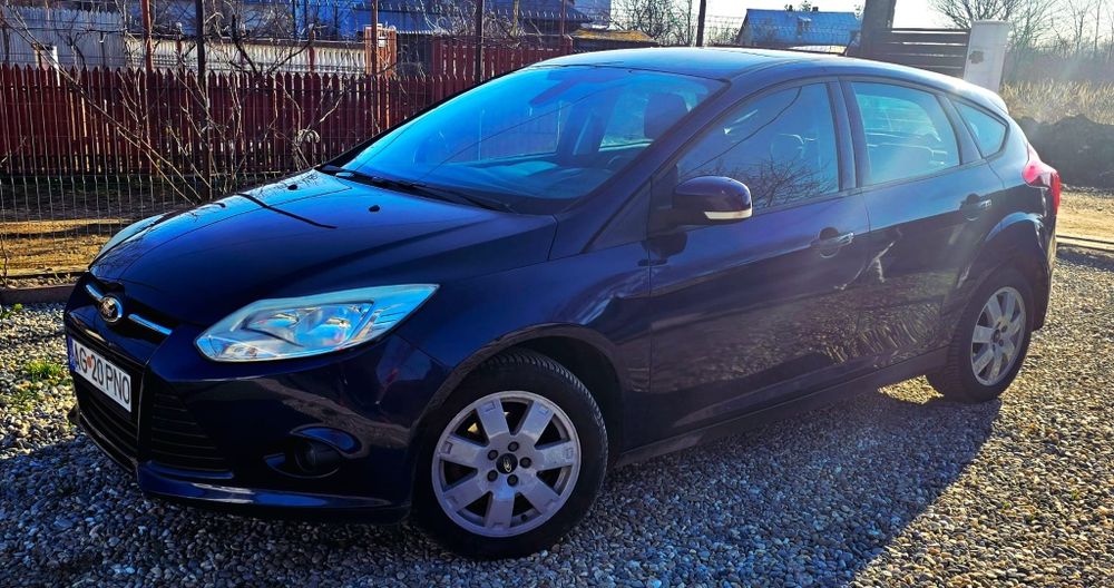 Vând Ford focus din2012