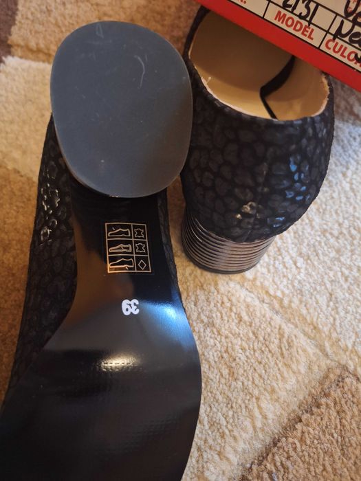 Pantofi noi,din piele naturala 39
