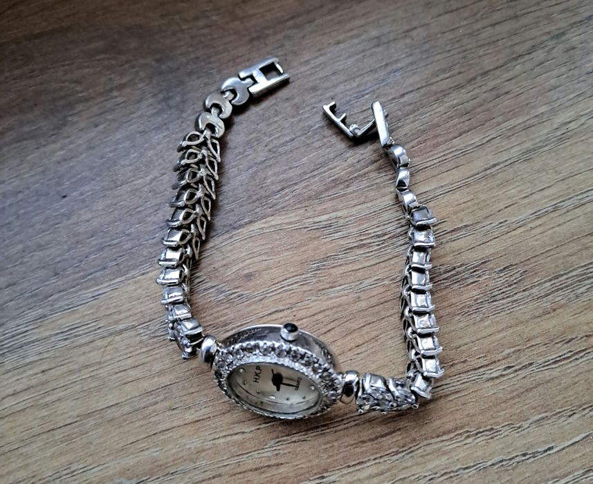 Vând ceas de argint, brățară mica