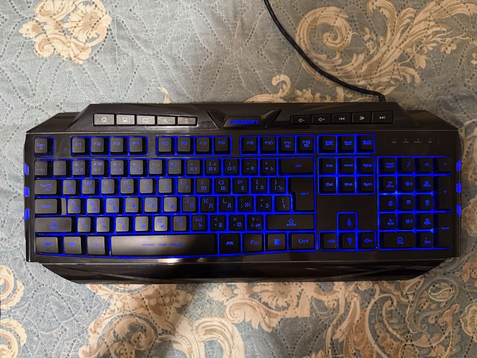 Продам механическую клавиатуру CROWN