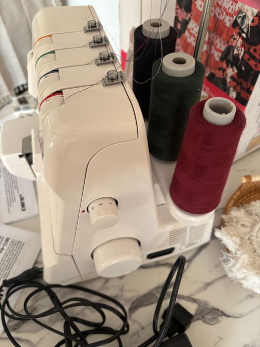 Juki MO-4S Overlock Completă (cutie și accesorii) ca noua