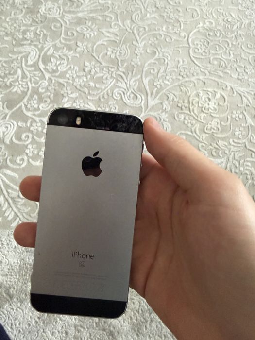iPhone SE 1 поколения 128 гб