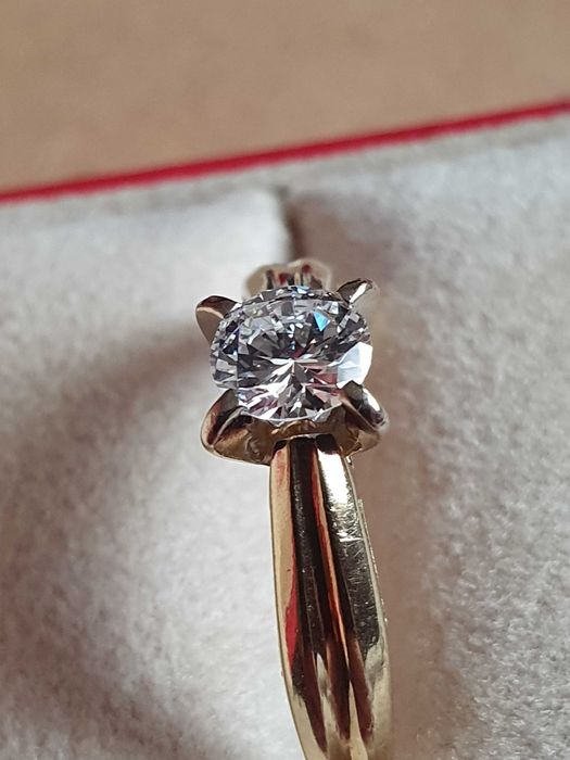 Meriti un cadou unicat diamant natural VVS 0.5ct