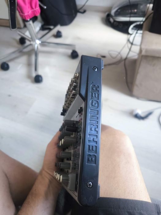Behringer UB1002FX, смесител, миксер europack
