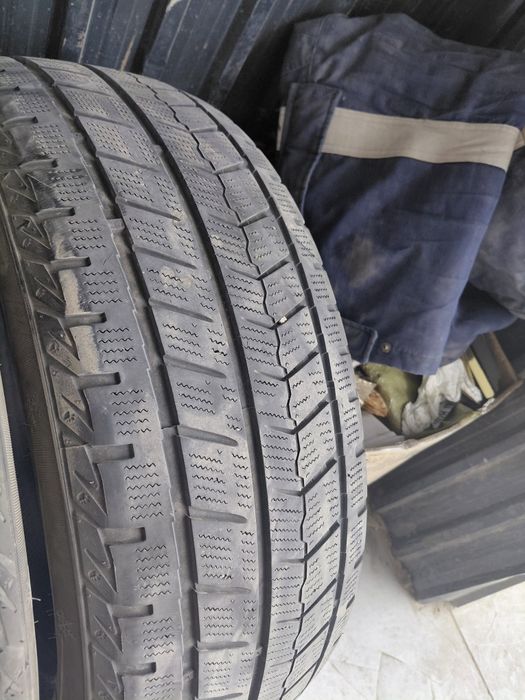 215/55/17 Зимный Покришка SONIX