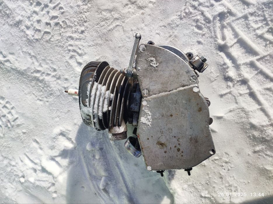 Продам двигатель на мопед