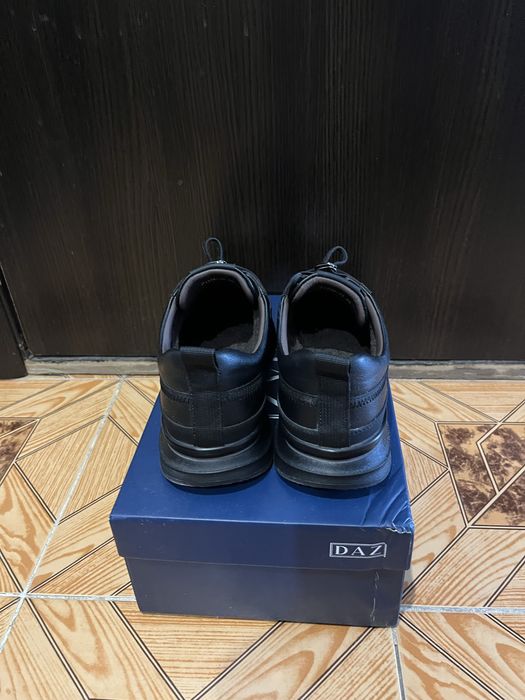 Продам новые зимние туфли