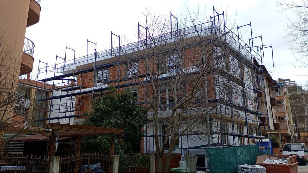 Продавам просторни двустайни апартаменти в ж.к. Черно море, гр.Несебър