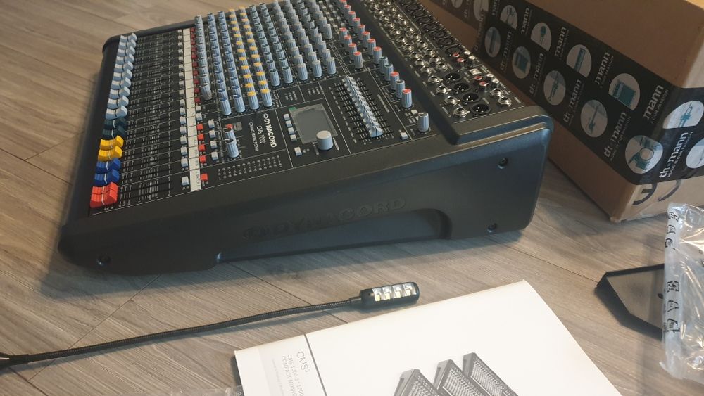 Vând mixer Dynacord Cms 1000 3 nou. Nefolosit...nezgarâiat. Țiplă. Top.
10 din 10..Unic proprietar. Thomann. Tot complet în cutie. Dispozitive pentru
