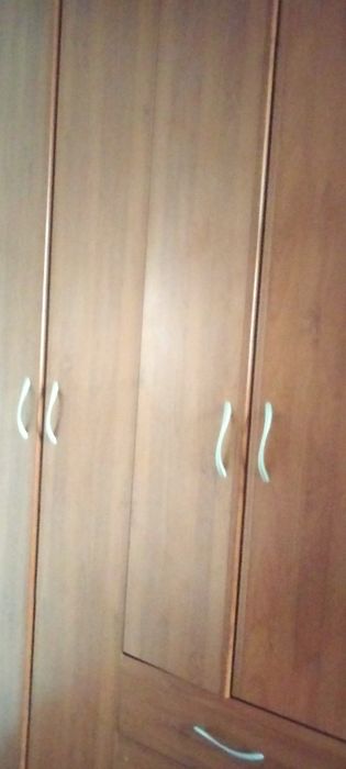Продам срочно шифонер