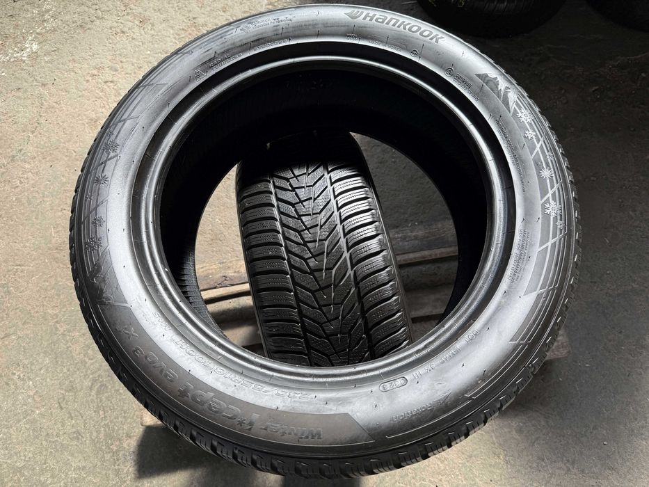 2x Anvelope Iarna 235/55 R18 - Hankook Winter I"Cept Evo 3 X