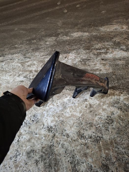 Продам спойлер поджеро