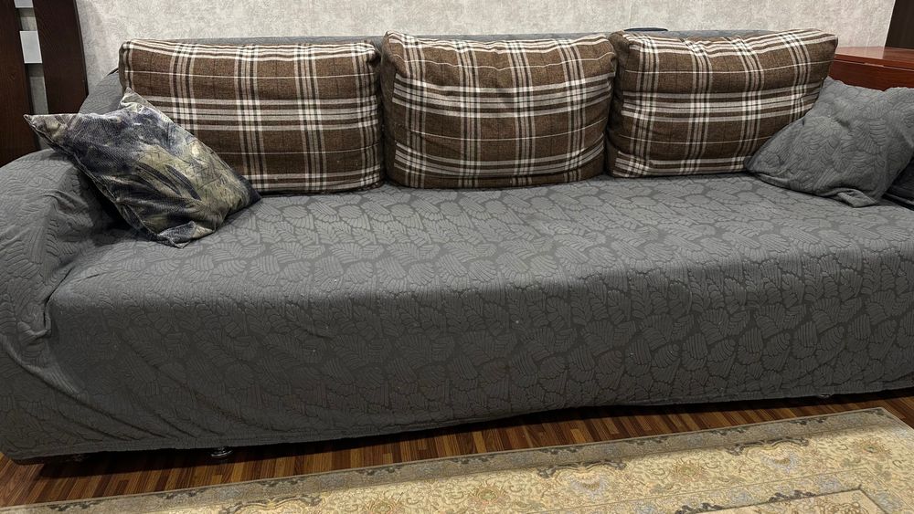 Диван прямой еврокнижка б/у