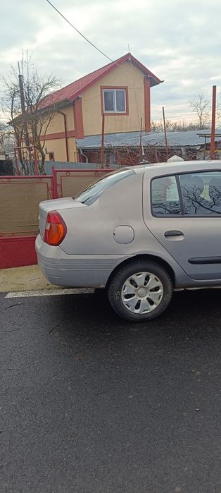 Vînd Renault simbol