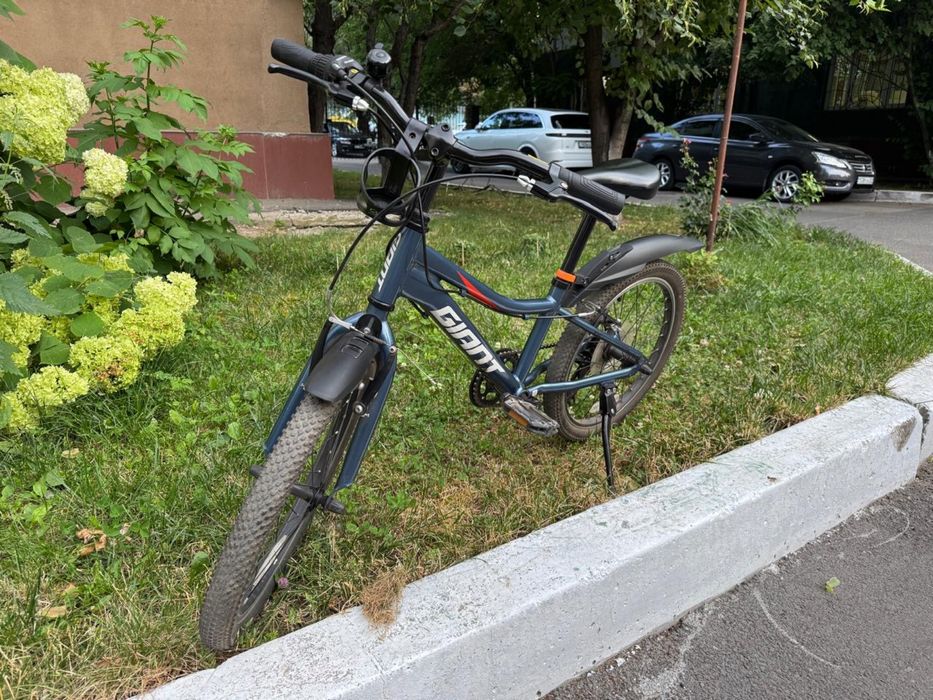 Продам детский велосипед GIANT