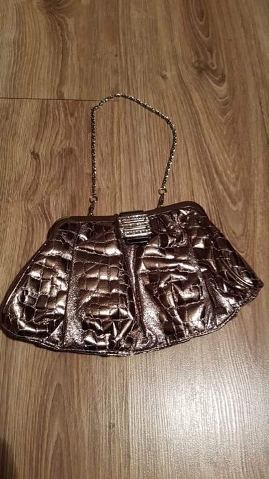 Дамска чанта (официална)