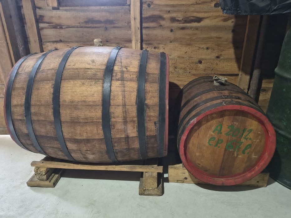 Vând butoaie de stejar