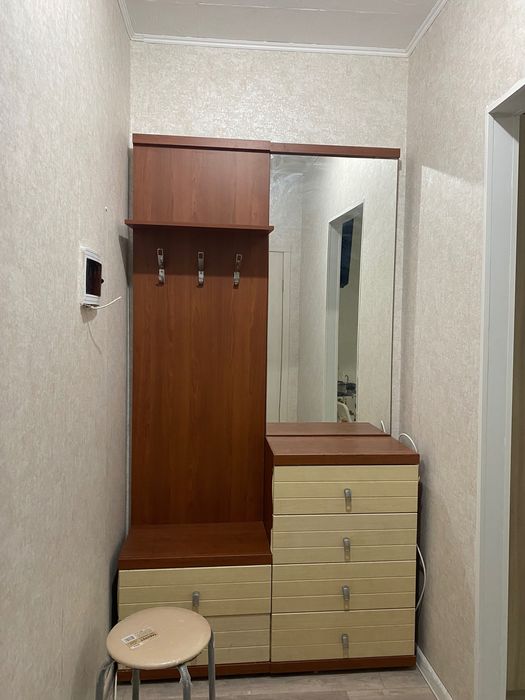 Продам шкаф в прихожую