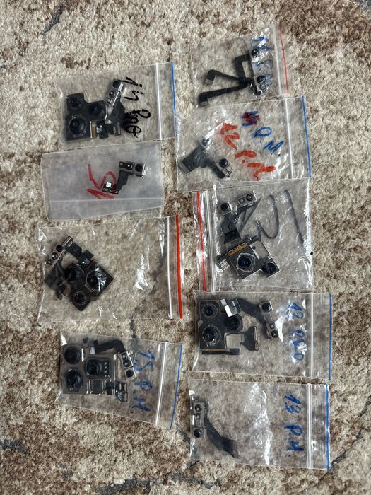 De vanzare camera spate iPhone 14 Pro Max