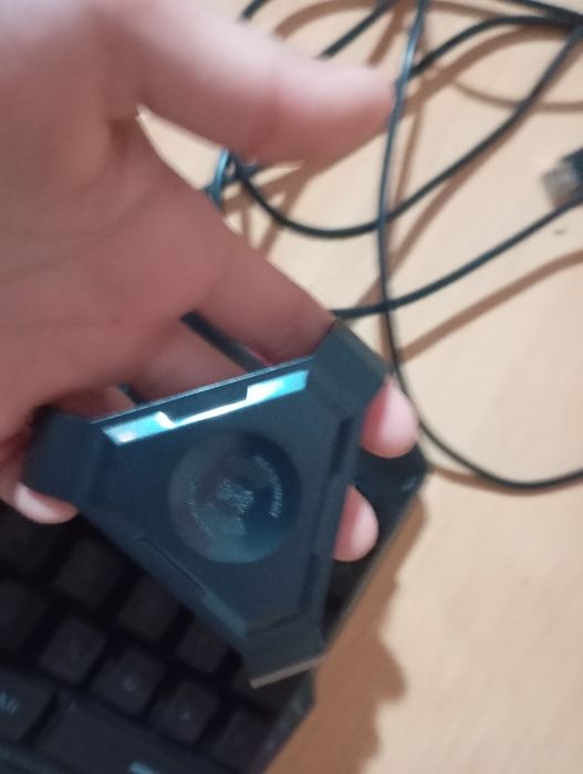 Продам клавиатуру для игр на телефоне и мышь
