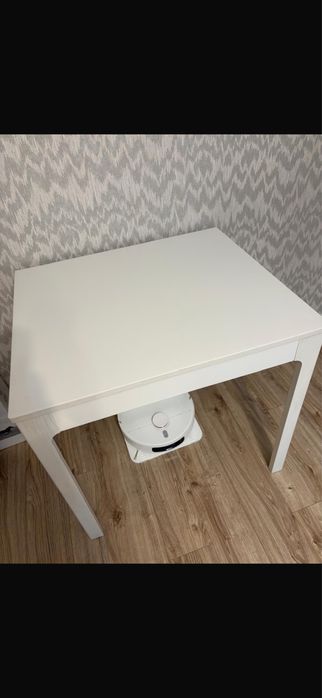 Masa extensibila cu scaune tapitate Ikea