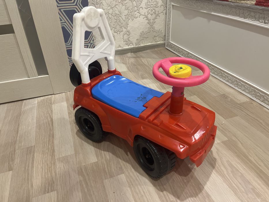 Продам толокар и ослик игрушки