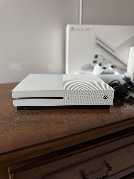 xbox one s 1tb in stare ca noua