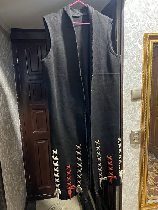 Джакет сотилади.