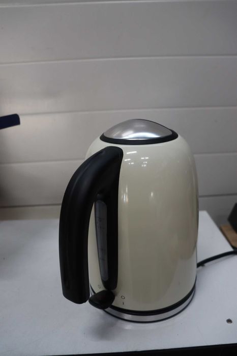 Електрическа кана Russell Hobbs 1.7л, 2400W, функция бързо затопляне