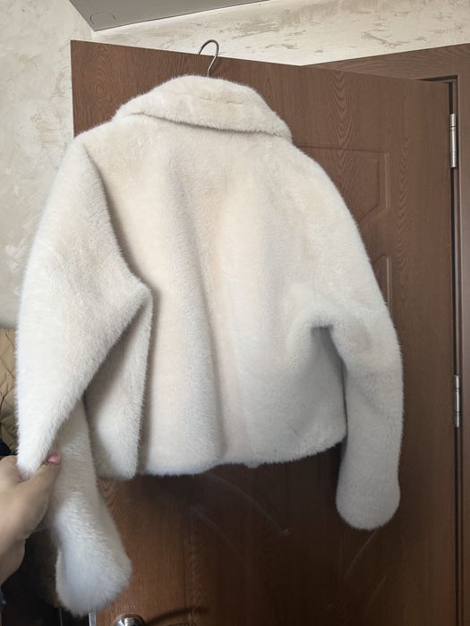Палтенце Еко косъм по модел на Elisabetta Franchi