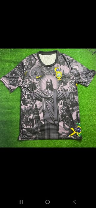 Любими мъжки футболни екипи