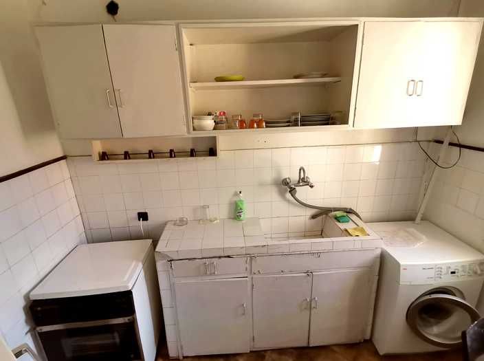 Дава се под наем Тристаен апартамент в Бургас, Център - 90 кв.м за 229.5 € - Снимка #3