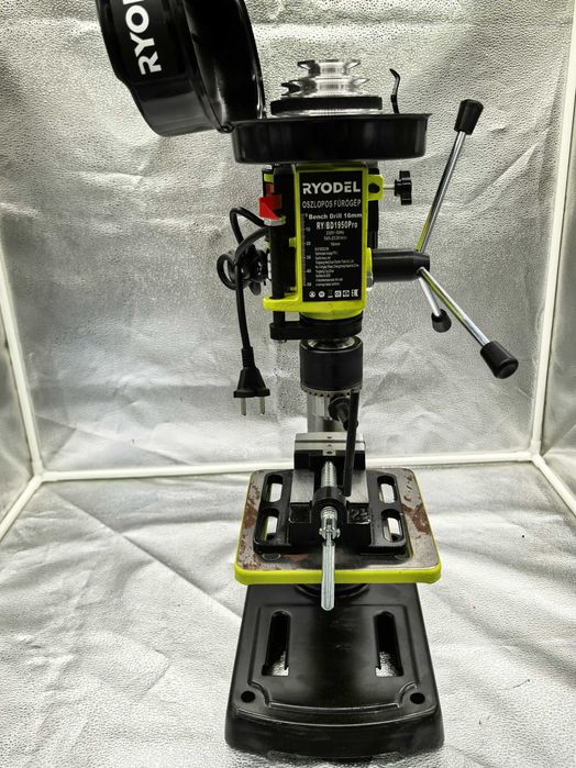 Masina de gaurit cu coloana Ryodel 1950W 739 lei