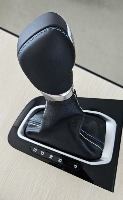 Polita manson si nuca schimbator cutie automata Renault Arkana