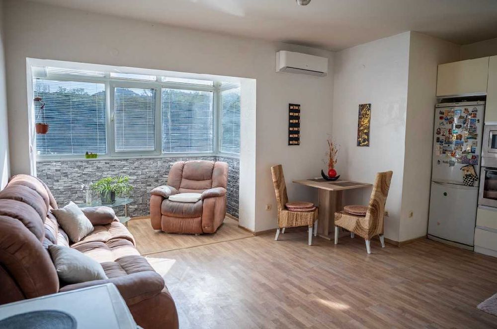 Дава се под наем Тристаен апартамент в Варна, м-т Траката - 90 кв.м за 164000 € - Снимка #1