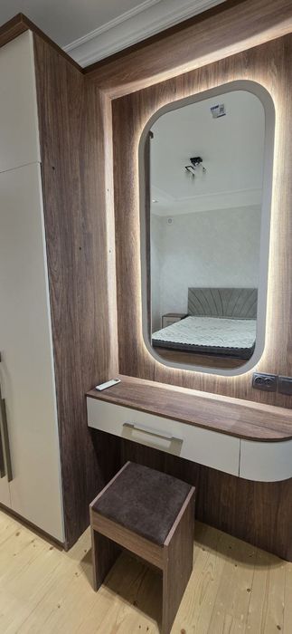 Raysentrda 1 chi etajda 3 xonali kvartira ijaraga beriladi