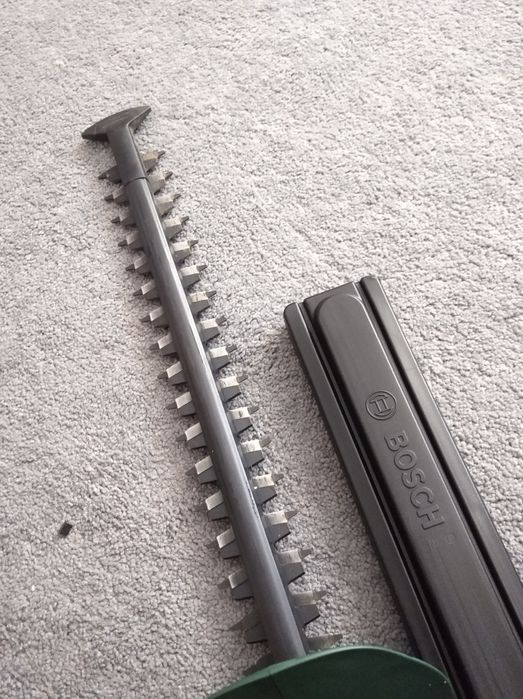 Foarfeca tuns gard viu Bosch 4-16 easyHedgecut